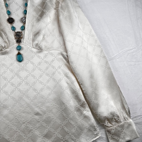 Breathtaking Ivory 100% Silk Blouse Top Christmas Party - Picture 6 of 15